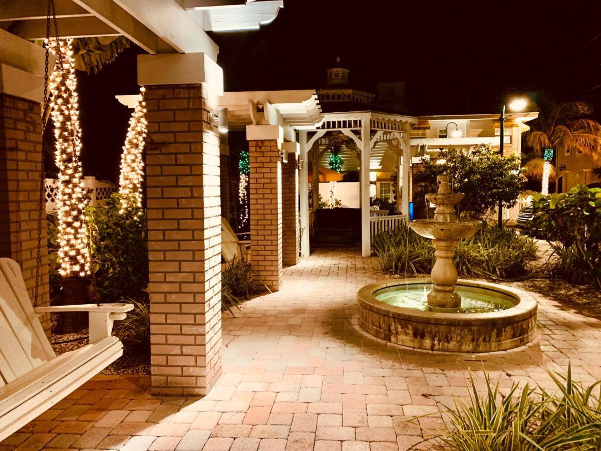Coconut Pass-a-grille Beach Hotel 3*
