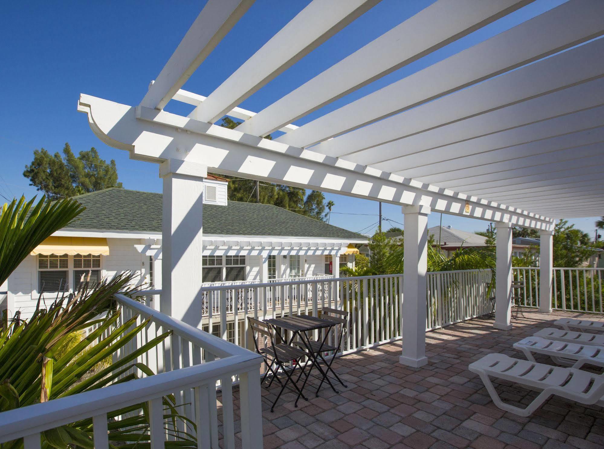 Hotel Coconut Pass-a-grille Beach 3*