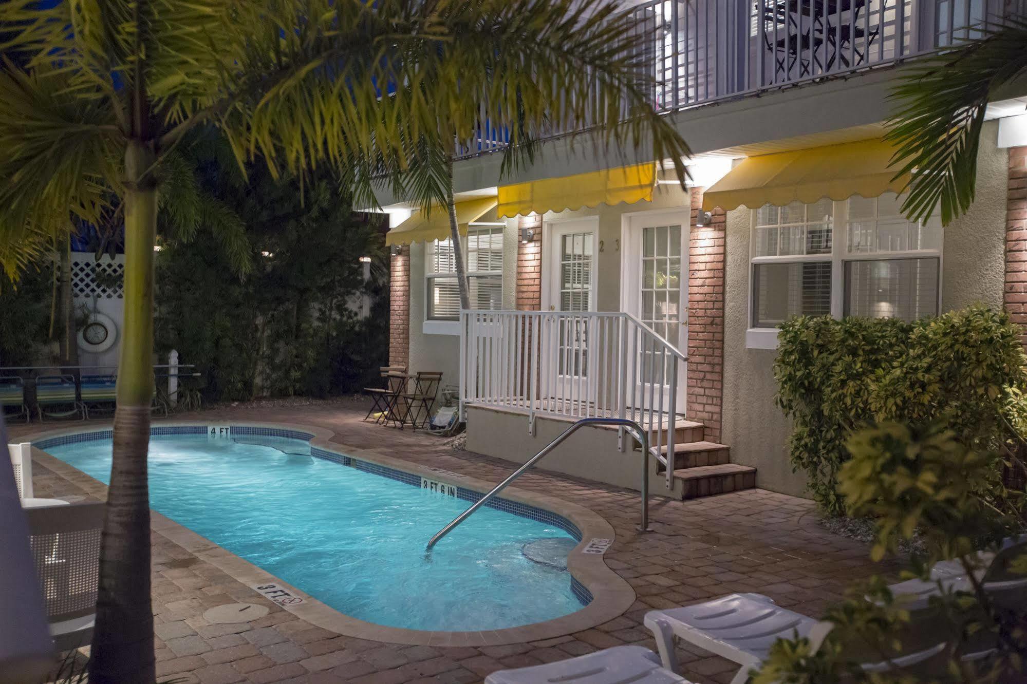 Coconut Pass-a-grille Beach Hotel St. Pete Beach