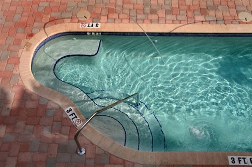 Coconut Pass-a-grille Beach Hotel 3*